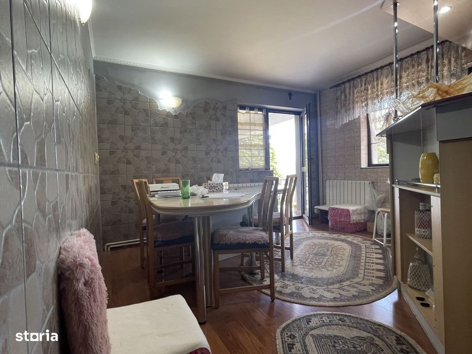 Casa 8 camere– Savinesti