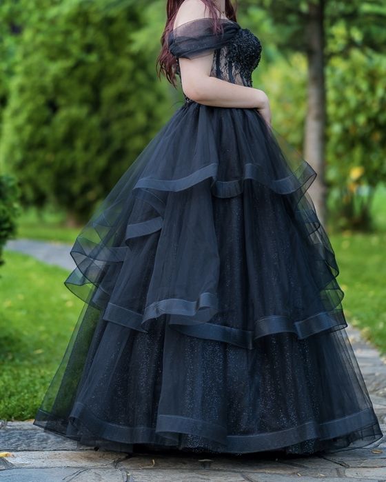 Абитуриентска рокля