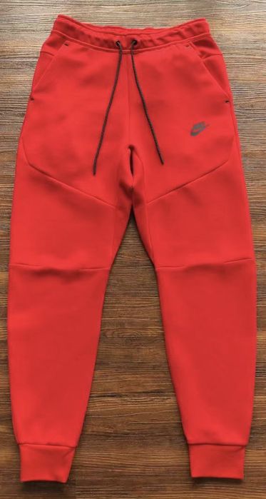 Nike Tech Fleece Rosu