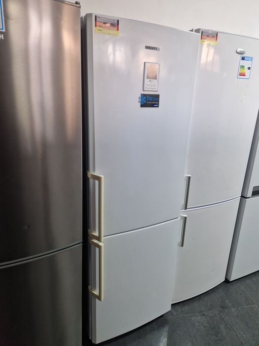 Хладилник с фризер Samsung A++ No Frost