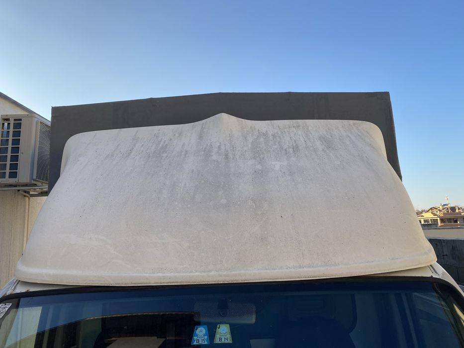 Спойлер/добавка над кабината