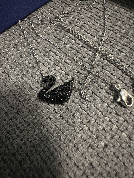 Черен лебед Сваровски Колие Swarovski НОВО