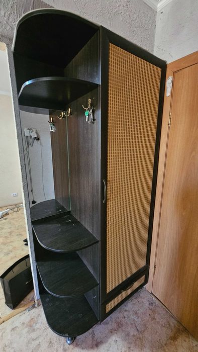 Шкаф в прихожую шкаф