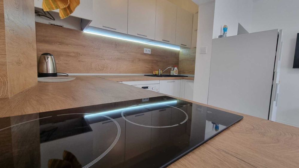 Дава се под наем Двустаен апартамент в Варна, Цветен квартал - 60 кв.м за 598.23 € - Снимка #5