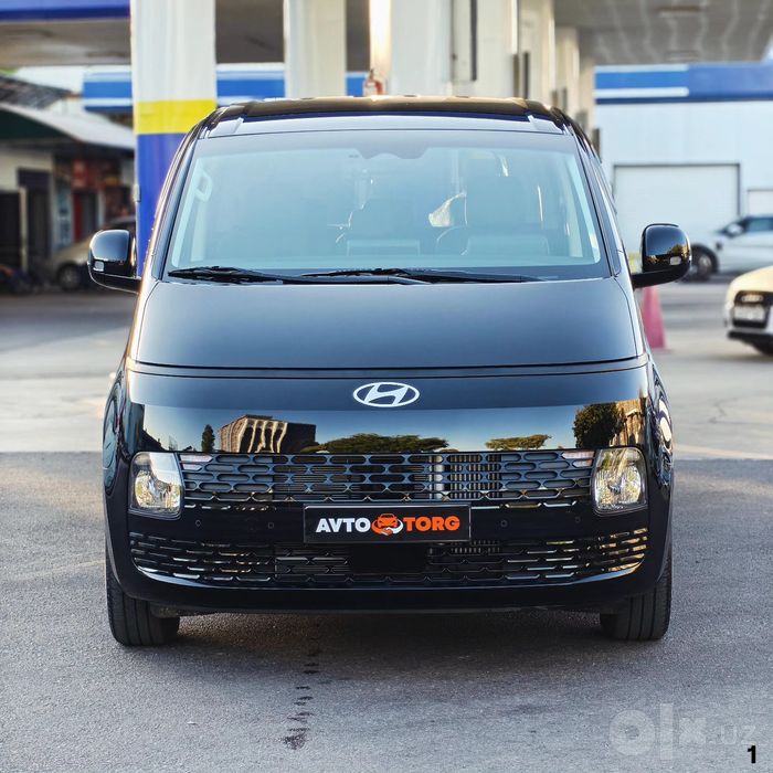 Hyundai Staria, 2025/2026, гибрид, в идеальном состоянии