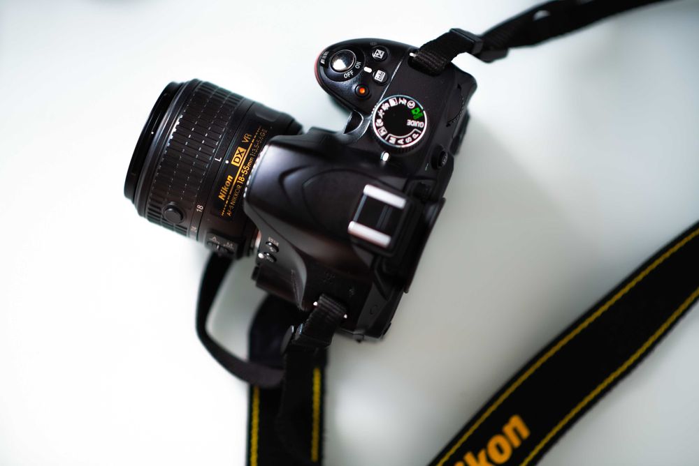 Dslr NIKON D3200 + obiectiv original 18-55mm Nikkor, stare perfecta, 13ooo cadre
