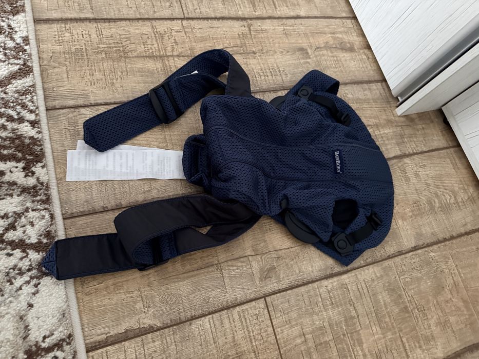 Marsupiu BabyBjörn Mesh – bleumarin – Nou