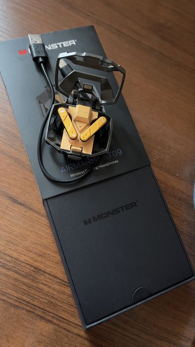 Наушники от MONSTER