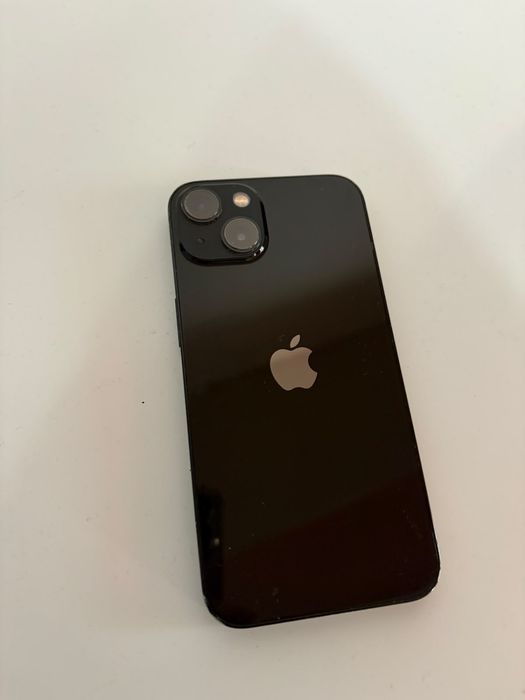 Телефон в хорошем состоянии продаётся iPhone 13