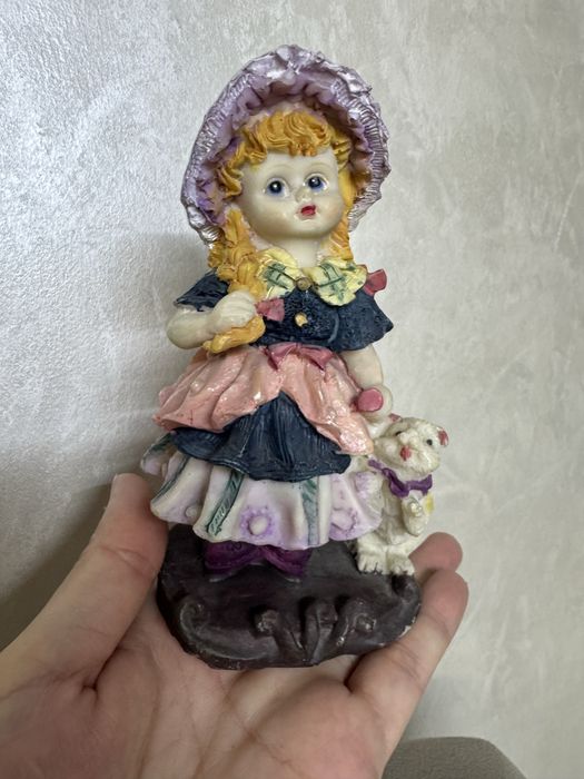 Куколка целая  красивая