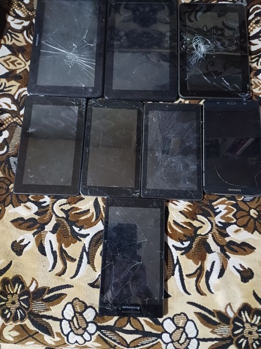 Продам телефоны и планшеты на запчасти.