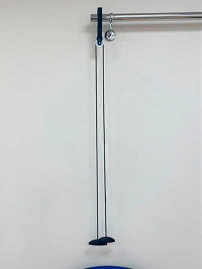 Веревка для упражнений на плечи, руки и спину с системой шкивов