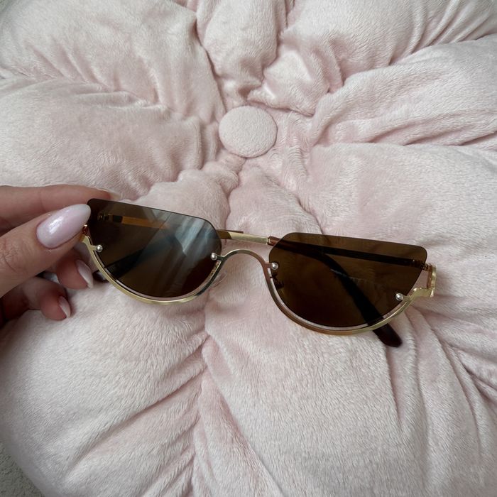 Нави слънчеви очила