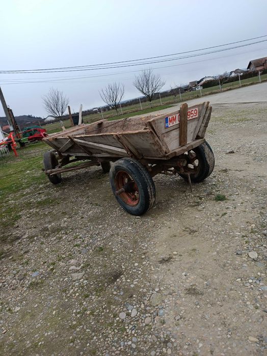 Vând Căruță spiță butuci tractor