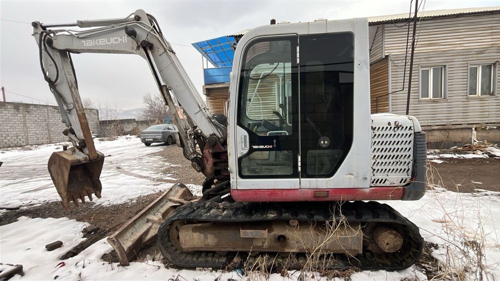 Продам  гусеничный экскаватор Halla Takeuchi