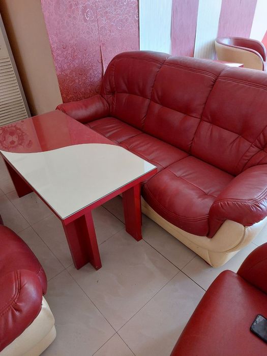 Столови,дивани,маси