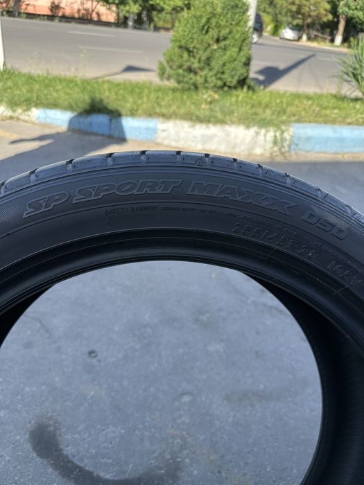 Dunlop SP Sport Maxx 255/45 R20 — 1 шина, отличное состояние