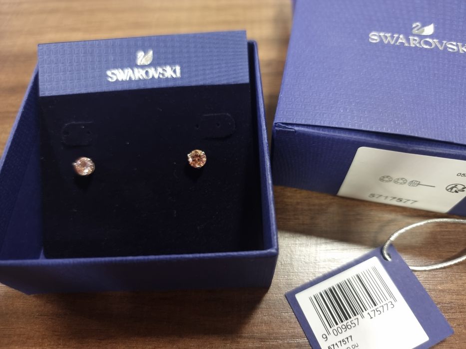 Обеци Swarovski с розов кръгъл кристал, с винт