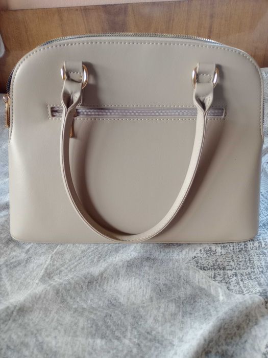 Продавам дамска чанта