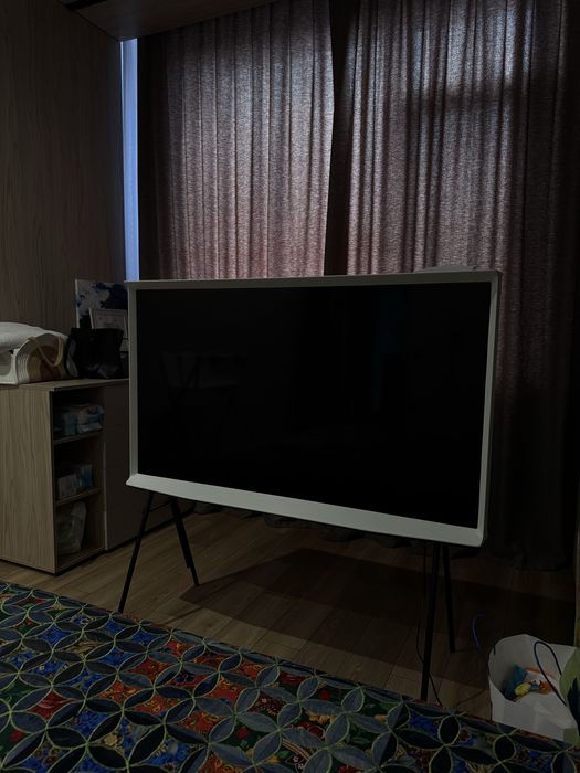 Телевизор Samsung The Serif