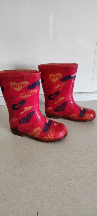 Продам резиновые сапоги детские