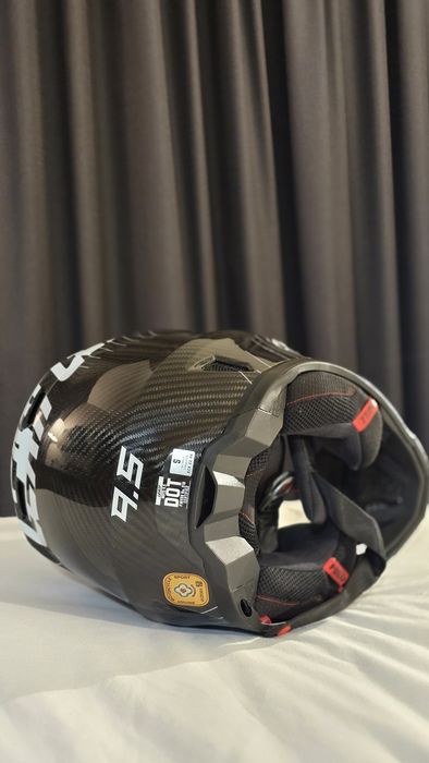 Casca moto Leatt 9.5 Carbon   S