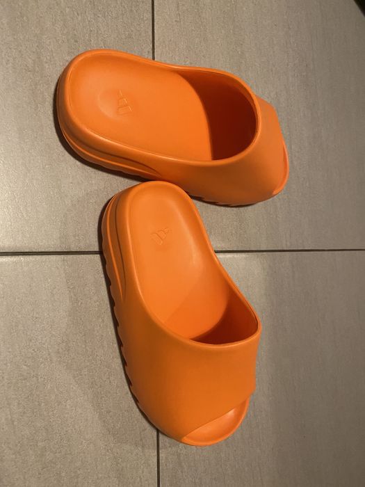 Vand papuci Yeezy Slide