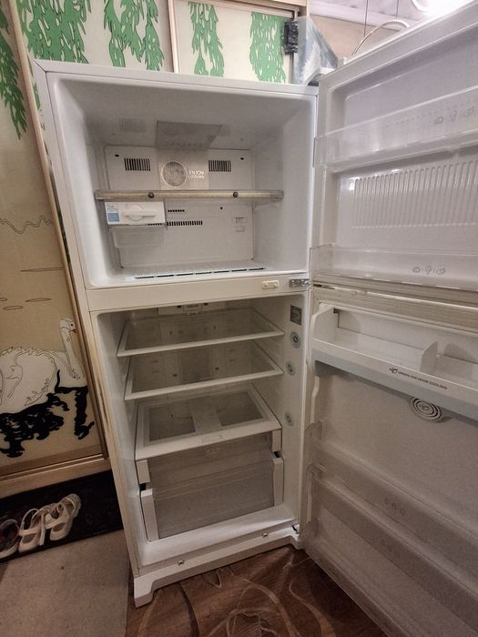 Продаю холодильник