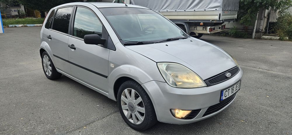 Ford fiesta 1.4 benzină stare bună acte la zii