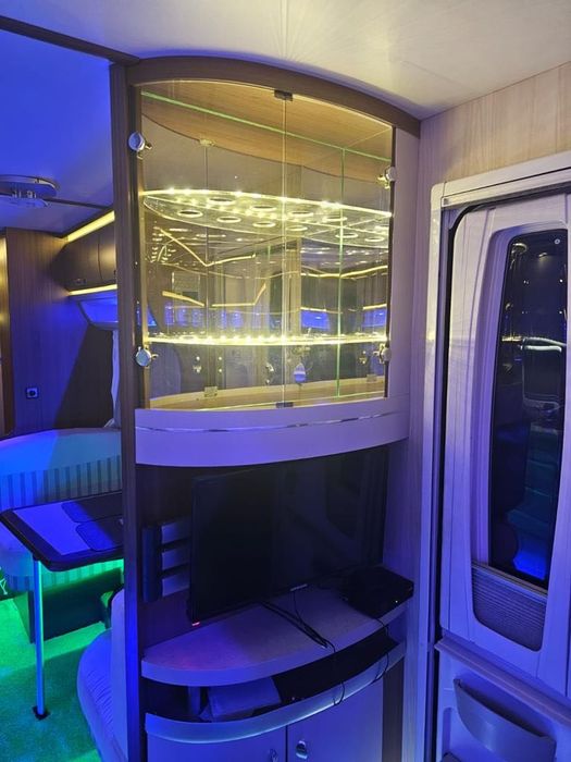 vând rulota hobby premium 700