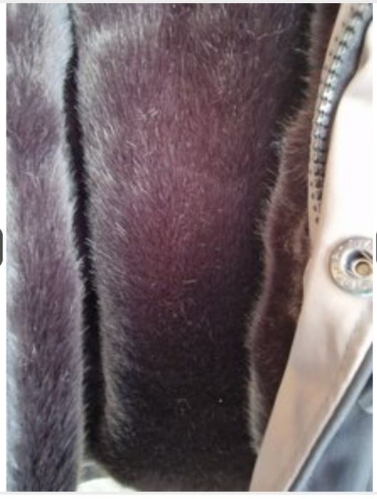 Зимна парка,дебела,мека и с естествен косъм на качулка.