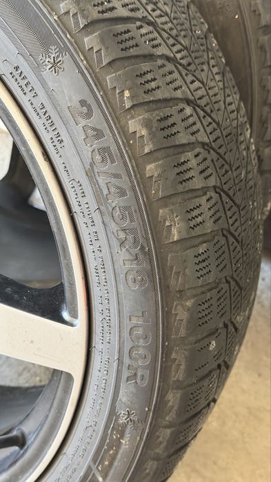 Продам диски r18 с шинами