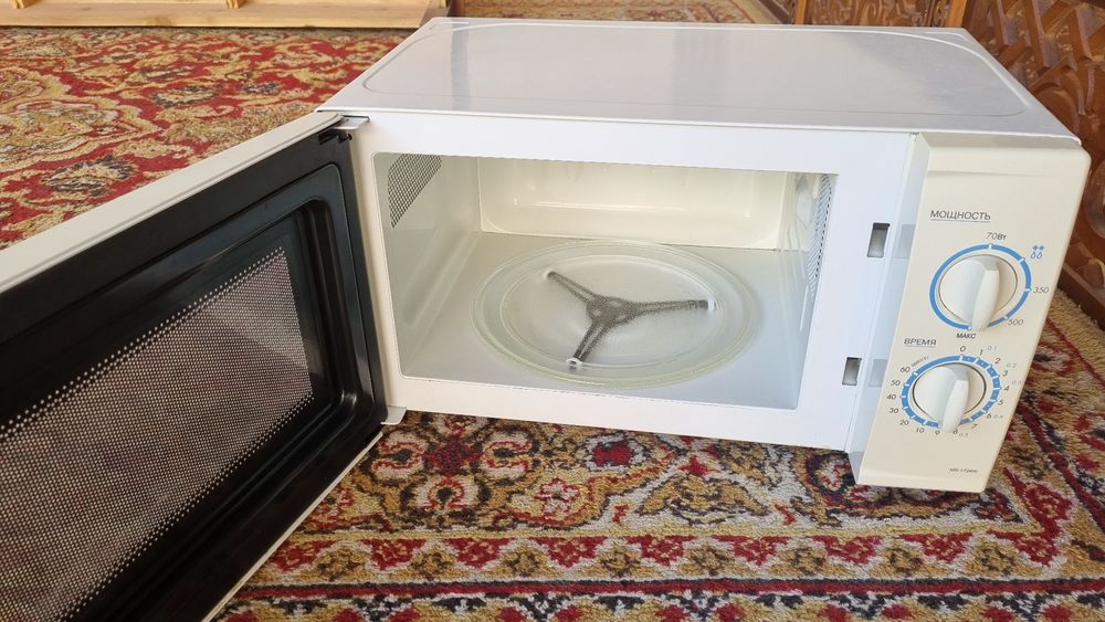 микроволновка holati yaxshi, ishliydi,aybi yo'q,