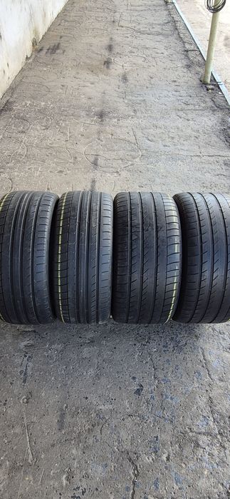 4 anvelope vara runflat Dunlop,fata 275/40/20,spate 315/35/20.Pretul este pe bucata.