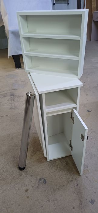 Маникюрные столы в наличии новые