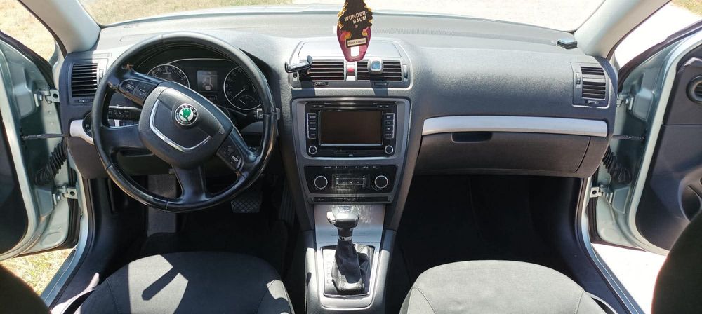 Vând/Schimb Skoda Octavia II Facelift 2.0 TDI DSG – 140 CP – Navigație – Îngrijită