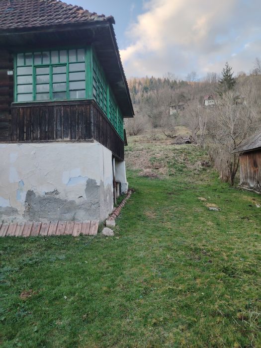 Casă de vânzare în munții Apuseni