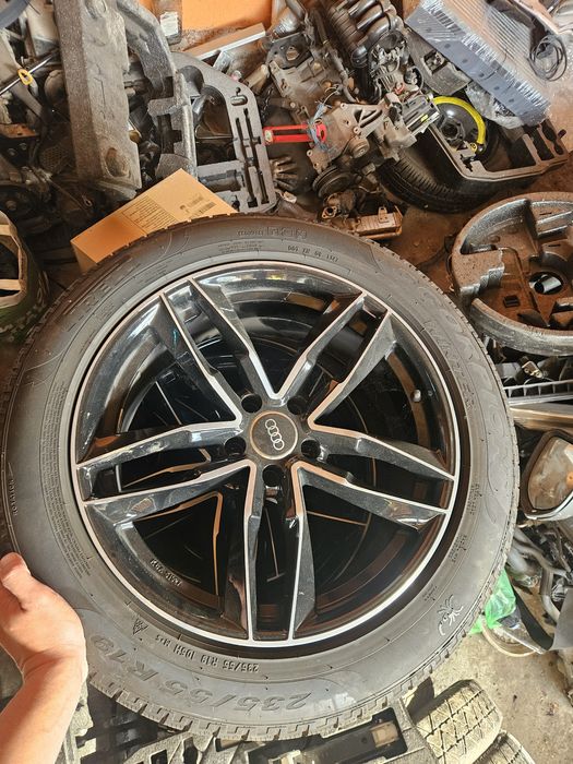 Лети джанти с чисто нови зимни гуми  235 55 19 за Audi q5