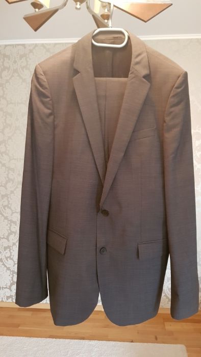 Costum Hugo Boss 2 piese, nou, înaltă calitate, cumpărat din Londra