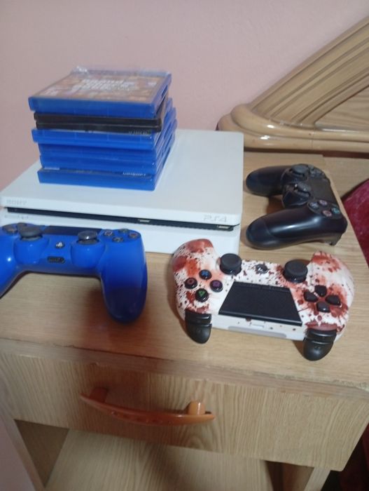 PS 4 slim folosit