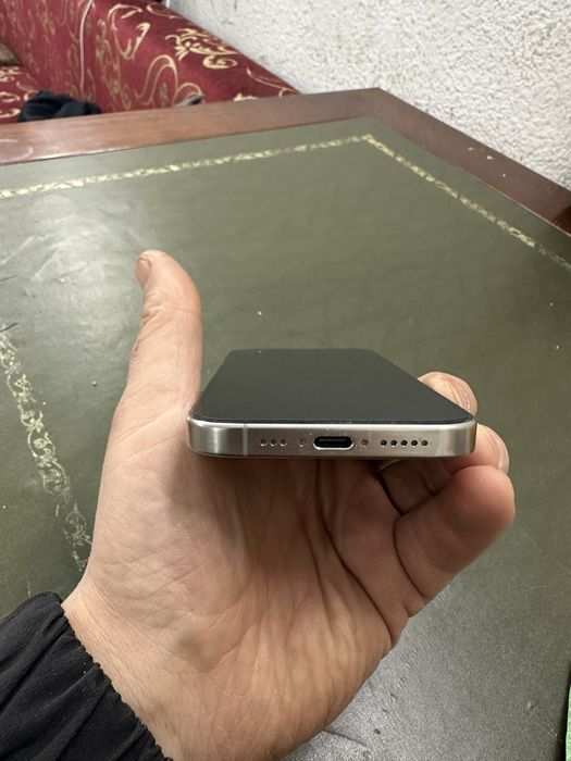 Айфон 15 pro в отличном состояний