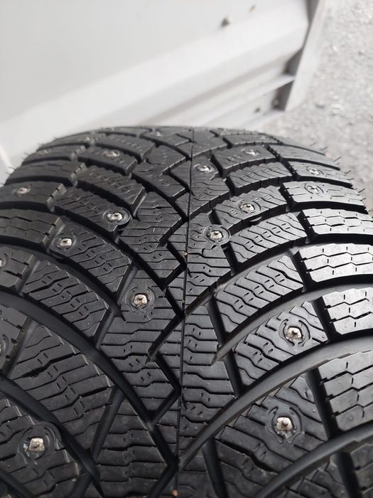 Шына Pirelli 285/40/22
