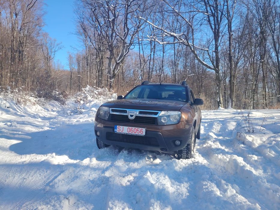 Vând Dacia Duster