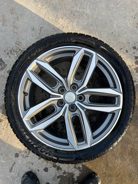 Диски литые Cadillac XT4 в комплекте с шинами