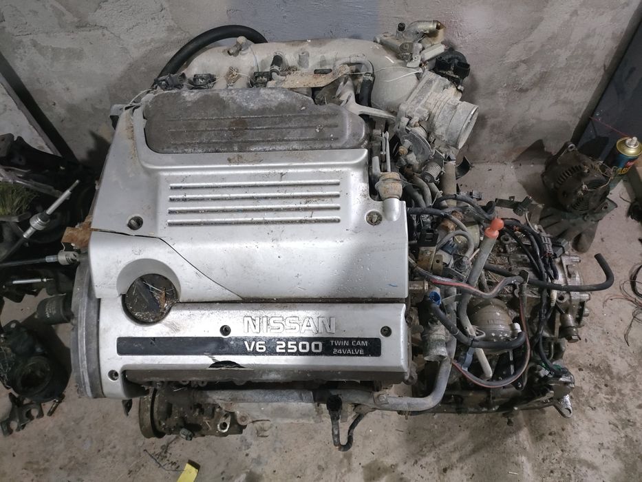 Продам двигатель 2 литра с навесным с коробкой