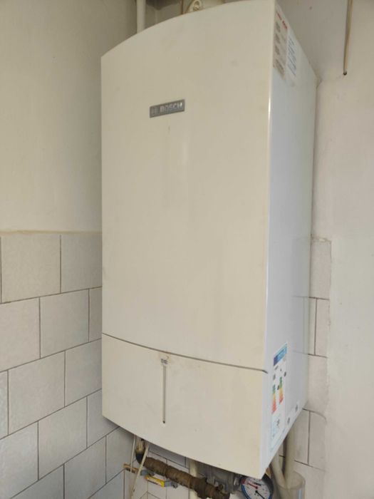 Vând centrală termică pe gaz BOSCH Condens 3000W folosită