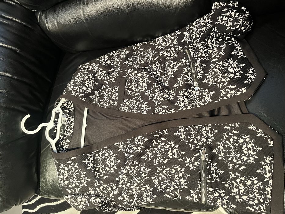 Фланела на сърчица, две елегантни сака и костюм със сако и потник