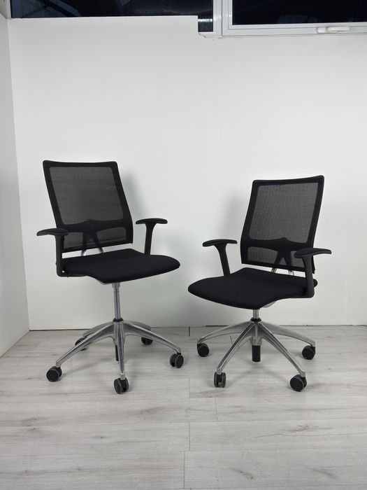 Висок Клас Столове за конферетна зала и срещи черна мрежеста облегалка