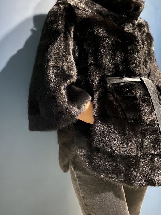 Продам шубу норковую