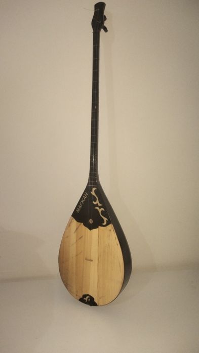 Срочно продам домбыра с чехлом